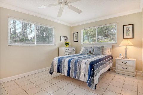 House in Longboat Key, Florida 2 bedrooms, 100.71 sq.m. № 1723390 - photo 18