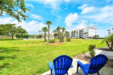 House in Longboat Key, Florida 2 bedrooms, 100.71 sq.m. № 1723390 - photo 23