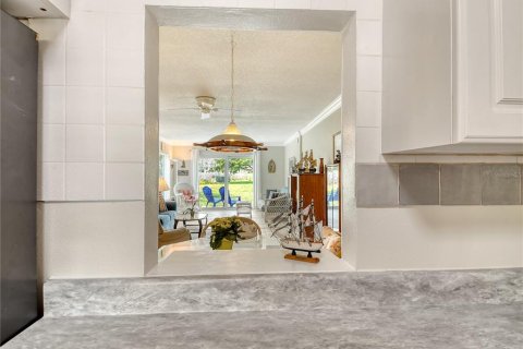 House in Longboat Key, Florida 2 bedrooms, 100.71 sq.m. № 1723390 - photo 17