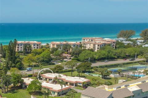 House in Longboat Key, Florida 2 bedrooms, 100.71 sq.m. № 1723390 - photo 6