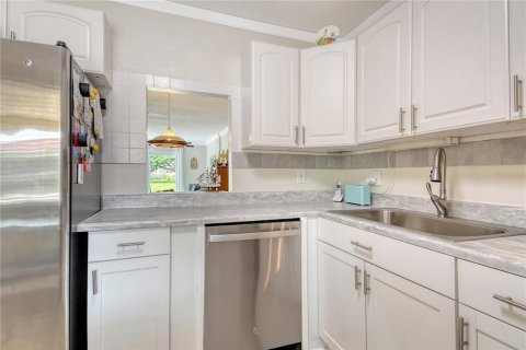 House in Longboat Key, Florida 2 bedrooms, 100.71 sq.m. № 1723390 - photo 15