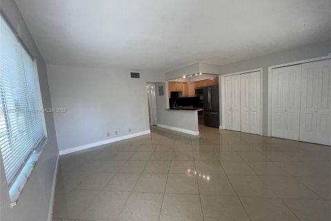 Condo in Oakland Park, Florida, 2 bedrooms  № 1814597 - photo 4