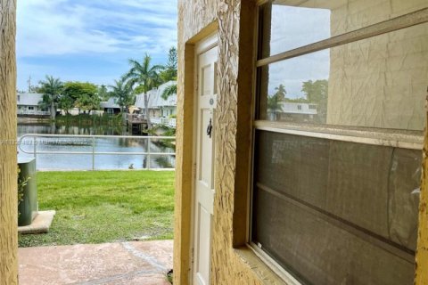 Condo in Oakland Park, Florida, 2 bedrooms  № 1814597 - photo 10