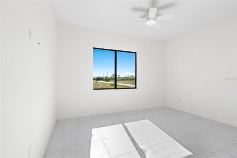 House in Lehigh Acres, Florida 4 bedrooms, 161.37 sq.m. № 1778552 - photo 16