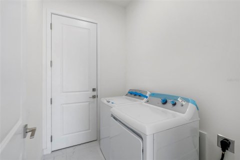 House in Lehigh Acres, Florida 4 bedrooms, 161.37 sq.m. № 1778552 - photo 26