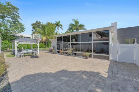 Villa ou maison à vendre à Biscayne Park, Floride: 3 chambres, 171.59 m2 № 2186058 - photo 8