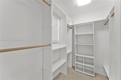 Villa ou maison à vendre à Biscayne Park, Floride: 3 chambres, 171.59 m2 № 2186058 - photo 10