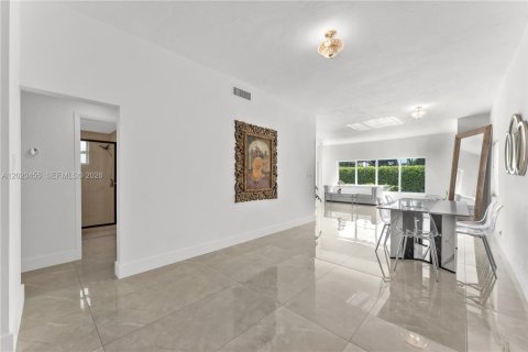 Villa ou maison à vendre à Biscayne Park, Floride: 3 chambres, 171.59 m2 № 2186058 - photo 26