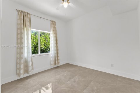 Villa ou maison à vendre à Biscayne Park, Floride: 3 chambres, 171.59 m2 № 2186058 - photo 20