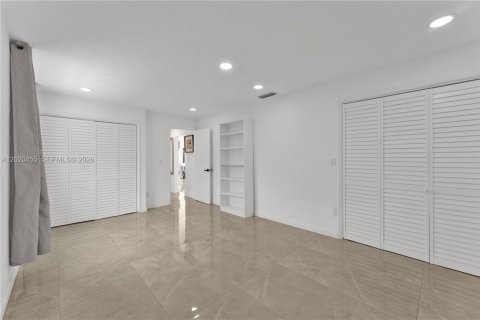 Villa ou maison à vendre à Biscayne Park, Floride: 3 chambres, 171.59 m2 № 2186058 - photo 9