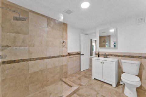Villa ou maison à vendre à Biscayne Park, Floride: 3 chambres, 171.59 m2 № 2186058 - photo 12