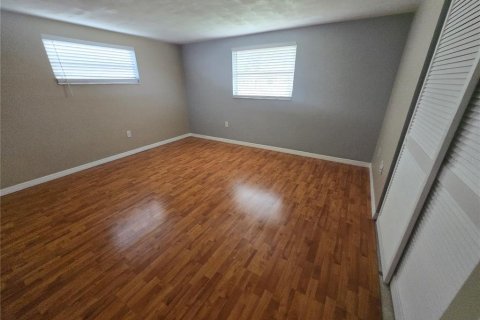 House in Holiday, Florida 2 bedrooms, 104.79 sq.m. № 1911219 - photo 14