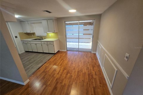 House in Holiday, Florida 2 bedrooms, 104.79 sq.m. № 1911219 - photo 8