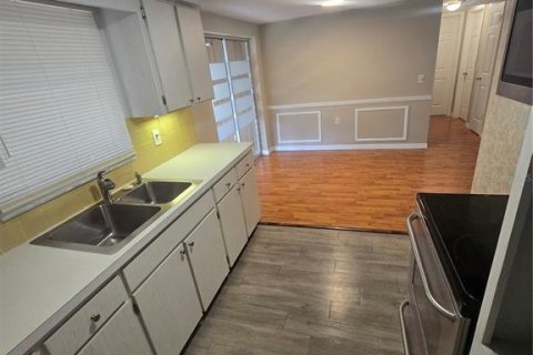 House in Holiday, Florida 2 bedrooms, 104.79 sq.m. № 1911219 - photo 10