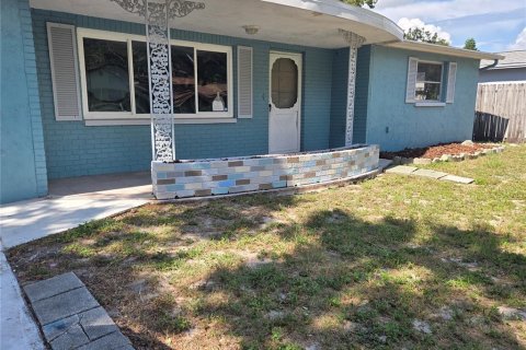 House in Holiday, Florida 2 bedrooms, 104.79 sq.m. № 1911219 - photo 1