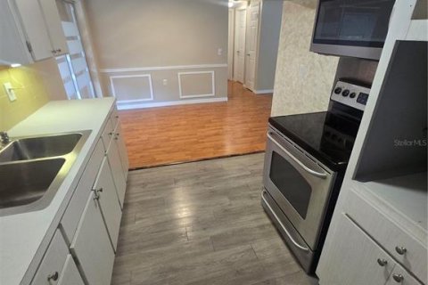 House in Holiday, Florida 2 bedrooms, 104.79 sq.m. № 1911219 - photo 11