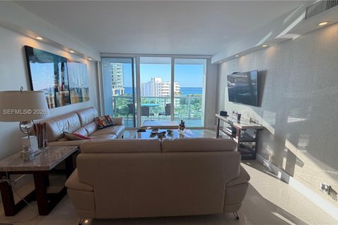 Condominio en alquiler en Sunny Isles Beach, Florida, 2 dormitorios, 126.07 m2 № 1996041 - foto 2