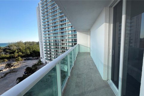 Condominio en alquiler en Sunny Isles Beach, Florida, 2 dormitorios, 126.07 m2 № 1996041 - foto 7