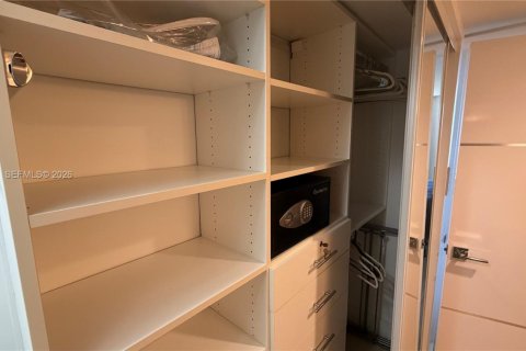 Condominio en alquiler en Sunny Isles Beach, Florida, 2 dormitorios, 126.07 m2 № 1996041 - foto 26