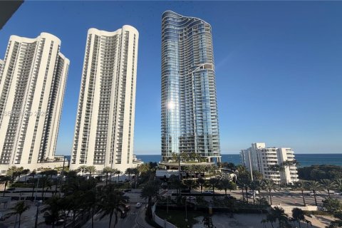 Condominio en alquiler en Sunny Isles Beach, Florida, 2 dormitorios, 126.07 m2 № 1996041 - foto 9
