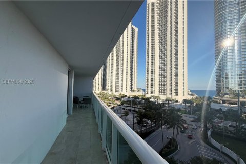 Condominio en alquiler en Sunny Isles Beach, Florida, 2 dormitorios, 126.07 m2 № 1996041 - foto 10