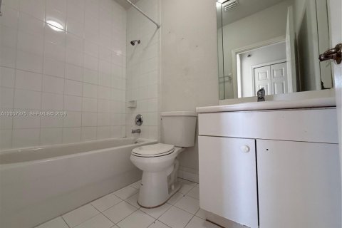 Купить таунхаус в Хомстед, Флорида 4 спальни, 154.31м2, № 2167906 - фото 12