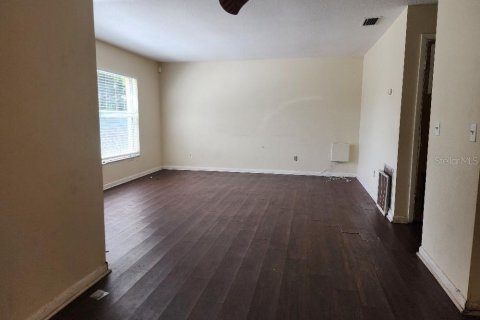 House in Tampa, Florida 3 bedrooms, 133.22 sq.m. № 2394114 - photo 2