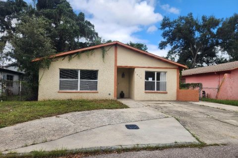 House in Tampa, Florida 3 bedrooms, 133.22 sq.m. № 2394114