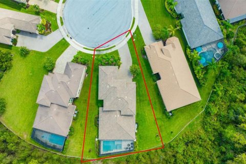 Casa en venta en Wesley Chapel, Florida, 5 dormitorios, 374.67 m2 № 1912742 - foto 4