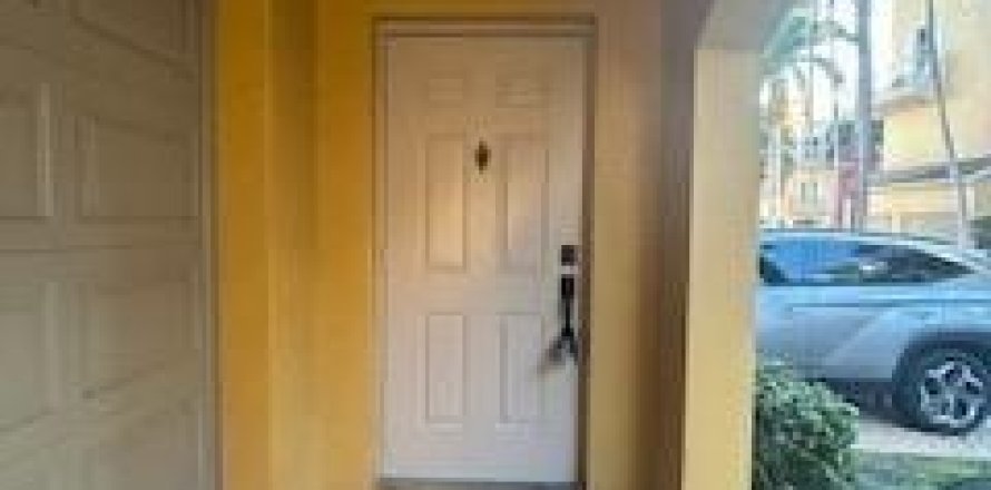 Adosado en Lighthouse Point, Florida 2 dormitorios, 132.85 m2 № 2250434