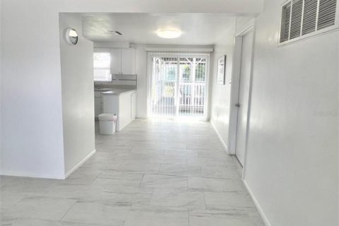 Casa en alquiler en Holiday, Florida, 2 dormitorios, 75.81 m2 № 1918125 - foto 8