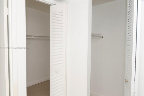 Condominio en alquiler en Sunny Isles Beach, Florida, 2 dormitorios, 141.3 m2 № 1970362 - foto 15