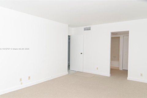 Condominio en alquiler en Sunny Isles Beach, Florida, 2 dormitorios, 141.3 m2 № 1970362 - foto 12