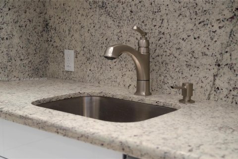 Condominio en alquiler en Sunny Isles Beach, Florida, 2 dormitorios, 141.3 m2 № 1970362 - foto 6