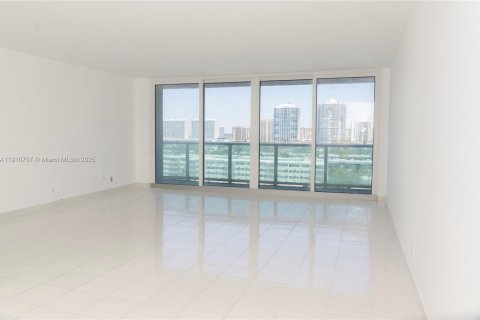 Condominio en alquiler en Sunny Isles Beach, Florida, 2 dormitorios, 141.3 m2 № 1970362 - foto 3