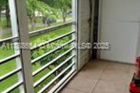 Купить кондоминиум в Бока-Ратон, Флорида 1 спальня, 66.89м2, № 2021227 - фото 12