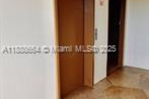 Купить кондоминиум в Бока-Ратон, Флорида 1 спальня, 66.89м2, № 2021227 - фото 2