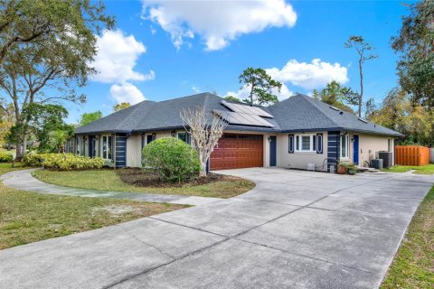 House in Altamonte Springs, Florida 5 bedrooms, 295.24 sq.m. № 1558569 - photo 4