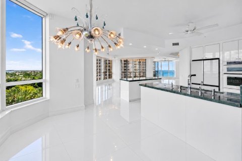 Condo in Longboat Key, Florida, 3 bedrooms  № 2414112 - photo 18