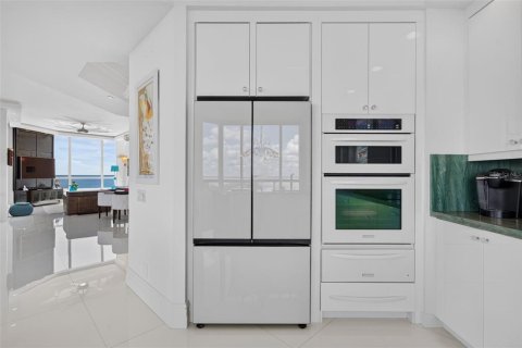 Condo in Longboat Key, Florida, 3 bedrooms  № 2414112 - photo 22