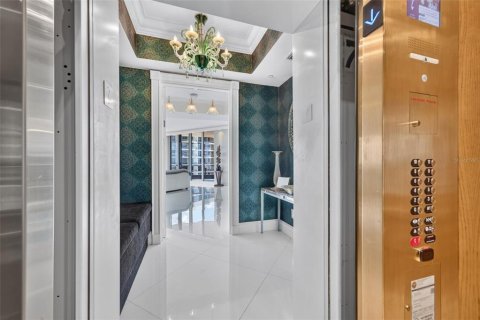 Condo in Longboat Key, Florida, 3 bedrooms  № 2414112 - photo 30