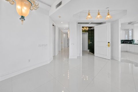 Condo in Longboat Key, Florida, 3 bedrooms  № 2414112 - photo 27