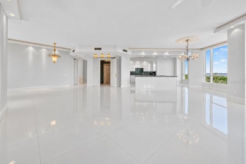 Condo in Longboat Key, Florida, 3 bedrooms  № 2414112 - photo 13