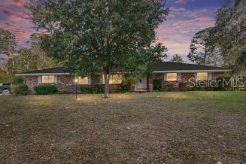Casa en Dunnellon, Florida 4 dormitorios, 286.51 m2 № 2106530