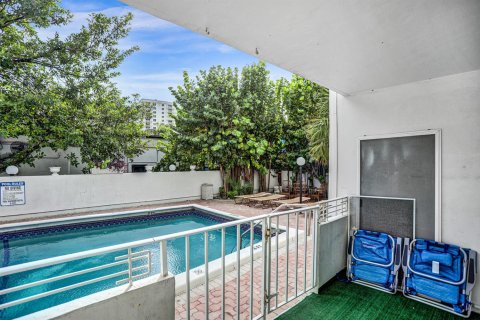 Condominio en venta en Fort Lauderdale, Florida, 2 dormitorios, 78.97 m2 № 2420852 - foto 5
