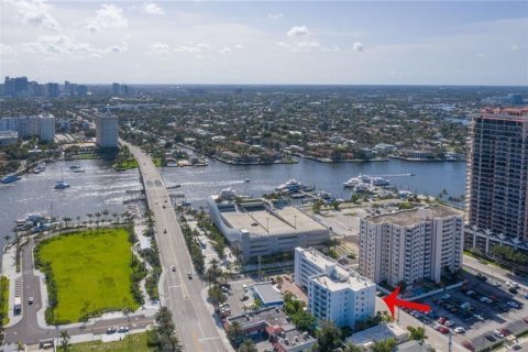 Condominio en venta en Fort Lauderdale, Florida, 2 dormitorios, 78.97 m2 № 2420852 - foto 4