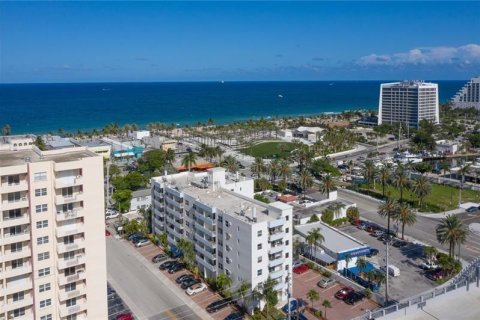 Condominio en venta en Fort Lauderdale, Florida, 2 dormitorios, 78.97 m2 № 2420852 - foto 3
