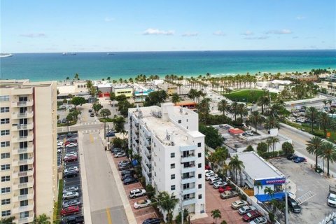 Condominio en venta en Fort Lauderdale, Florida, 2 dormitorios, 78.97 m2 № 2420852 - foto 25