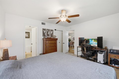 Condo in Margate, Florida, 2 bedrooms  № 2241856 - photo 25