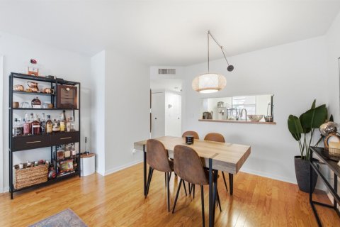 Condo in Margate, Florida, 2 bedrooms  № 2241856 - photo 9